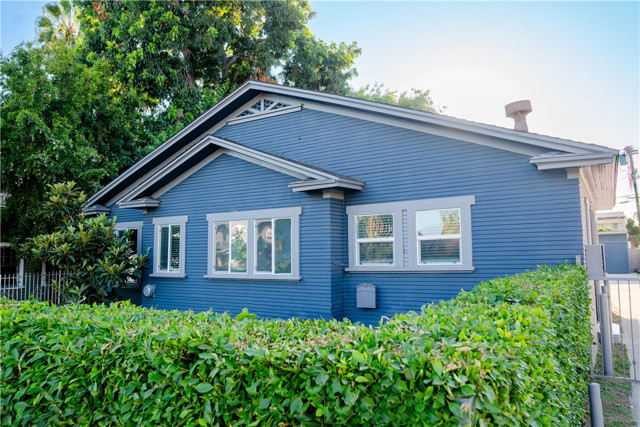 Just Sold! –  725 N Normandie Ave Los Angeles CA 90029 – $1,207,500